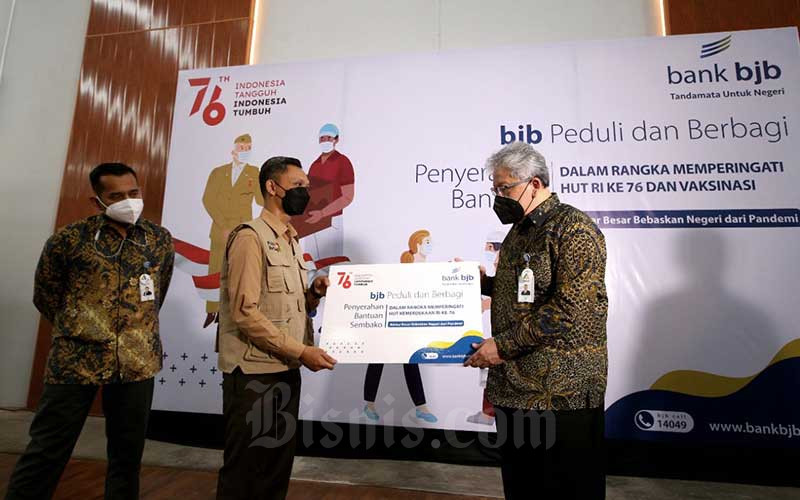  Bank BJB Bagikan Paket Sembako Kepada Masyarakat Yang Terdampak Covid-19