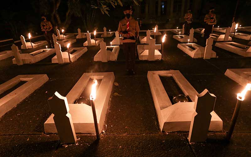  Malam Renungan di Taman Makam Pahlawan Taruna Kota Tangerang