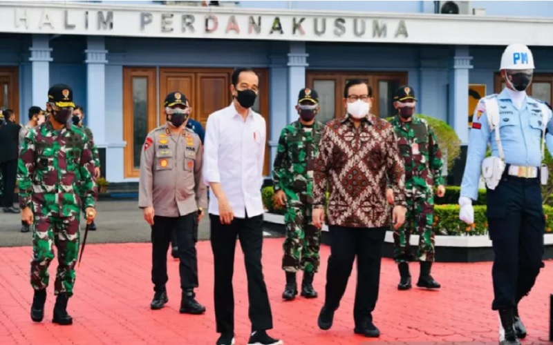  Jokowi Kunjungan Kerja ke Jawa Timur, Tinjau Vaksinasi dan Pabrik Pengolahan Porang