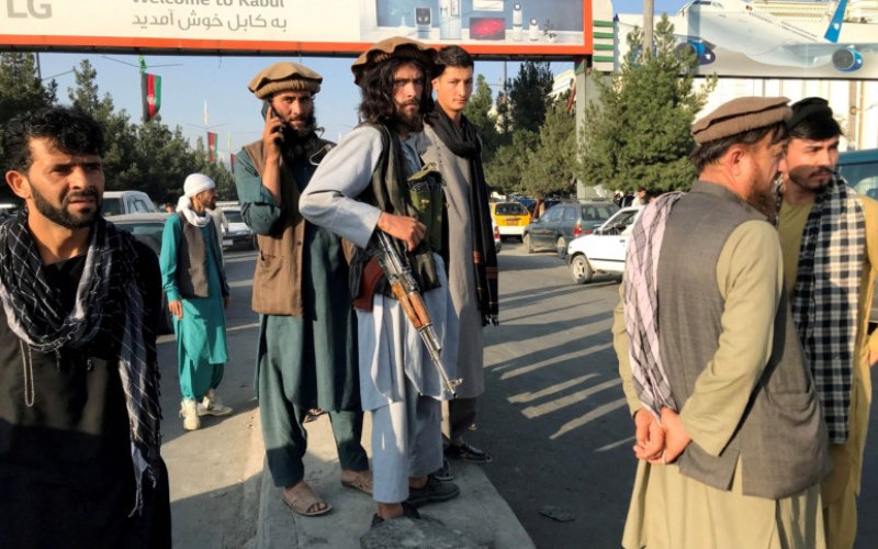 Taliban Ketuk Pintu Rumah Warga Afghanistan agar Kembali Bekerja