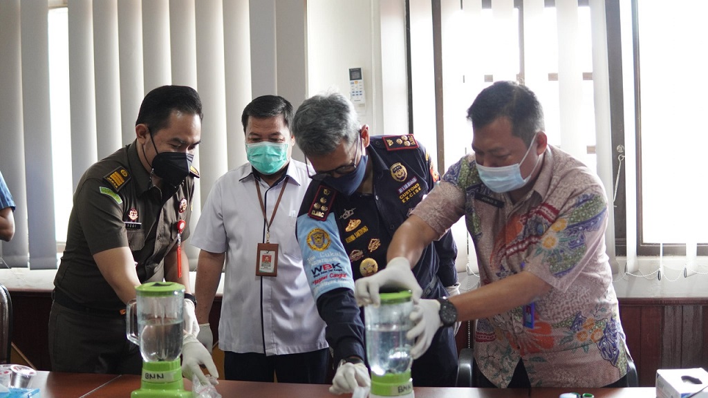  Sinergi Bea Cukai dan BNNP Kalimantan Selatan Musnahkan Ratusan Gram Narkotika