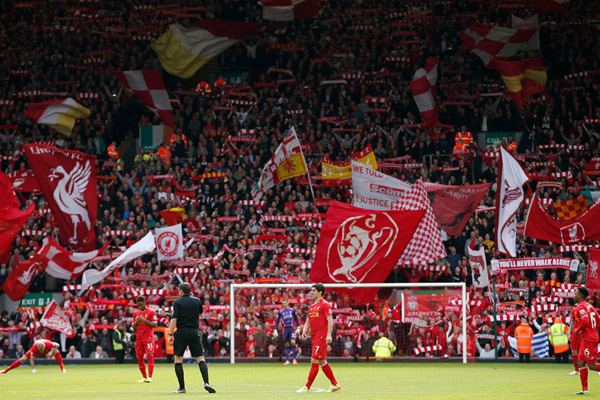  Kehadiran Suporter Bikin Suasana Stadion Anfield Kembali Angker