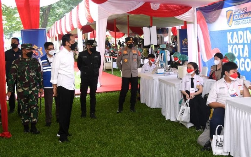  Vaksin Kurang? Jokowi: Segera Sampaikan ke Gubernur atau Langsung ke Menteri