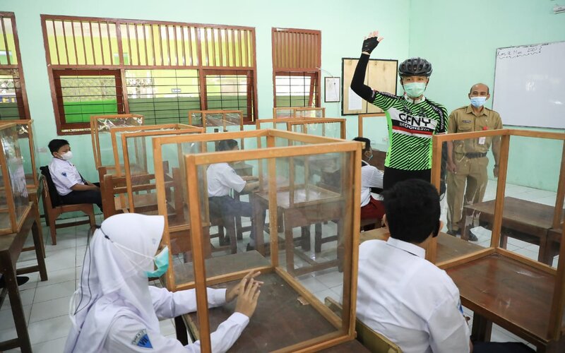  Ganjar Lakukan Sidak Pelaksanaan PTM di Semarang, Ini Temuannya
