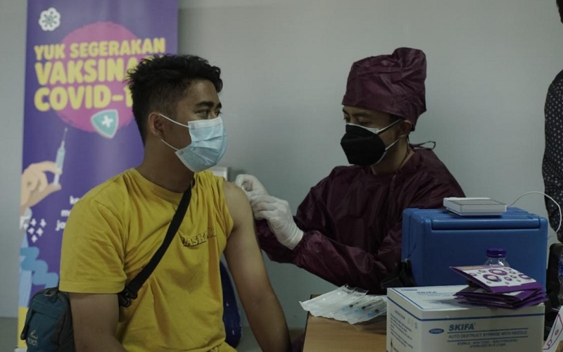  Percepat Herd Immunity, XL Bantu Vaksin Ribuan Mahasiswa dan Pelajar di Bandung