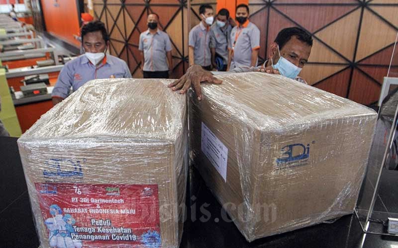  Pos Indonesia Kirimlan 3.000 APD Untuk Tenaga Kesehatan di Indonesia