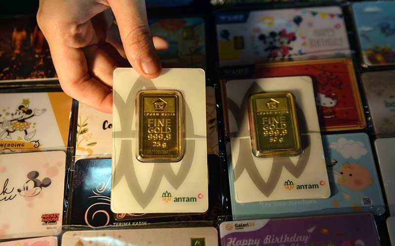  Harga Emas Batangan 24 Karat Stagnan di Level Rp989.000 Per Gram