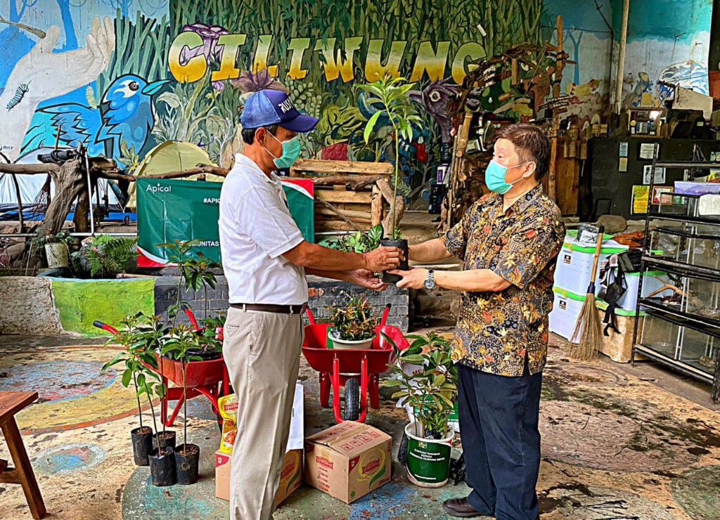  Lestarikan Bumi Di Tengah Pandemi, Apical Group Sinergi Dengan Masyarakat Ciliwung