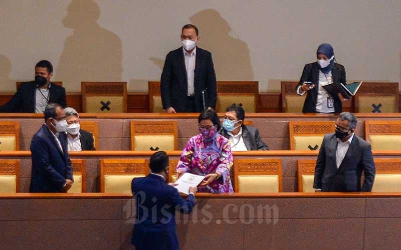  Menteri Keuangan Sri Mulyani Hadiri Rapat Paripurna Ke-4 Masa Persidangan I tahun 2021-2022