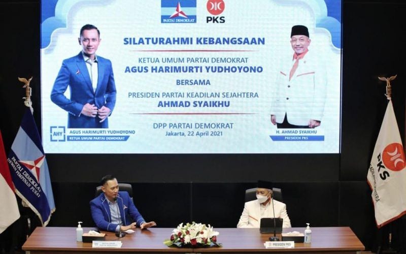 Ketua Umum Partai Demokrat Agus Harimurti Yudhoyono (AHY) bertemu dengan Presiden PKS Ahmad Syaikhu di Kantor DPP Partai Demokrat, Jakarta, Kamis, 22 April 2021 - Dok. Demokrat