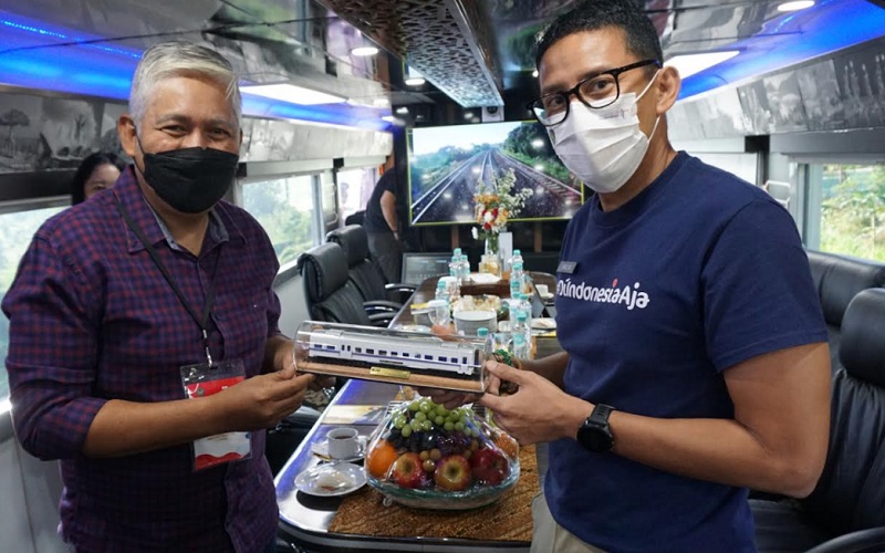  Wisata Aman dan Nyaman Sambil Menikmati Kuliner Asli Lokal Naik Kereta Istimewa