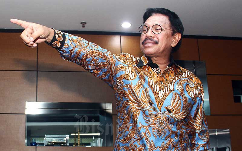 Menteri Komunikasi dan Informatika (Menkominfo) Johnny G. Plate memberikan penjelasan di Jakarta, Kamis (7/11/2019). Bisnis/Triawanda Tirta Aditya 
