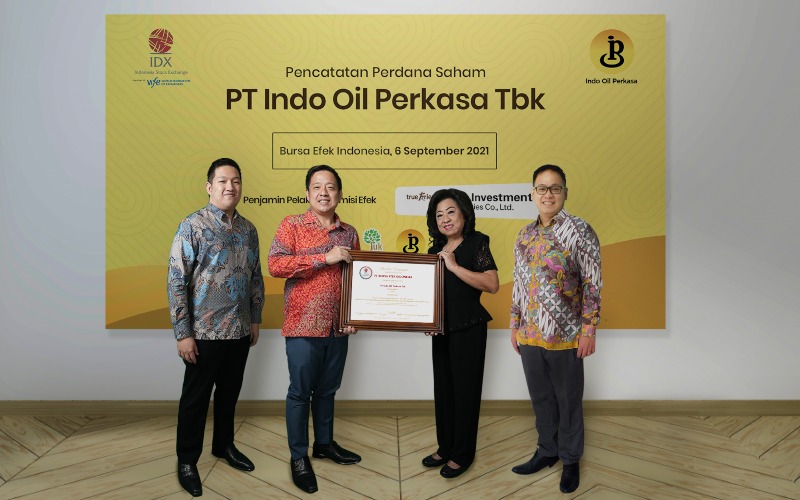 PT Indo Oil Perkasa Tbk. (OILS) resmi mencatatkan saham perdananya di Bursa Efek Indonesia pada Senin (6/9/2021), dan menjadi perusahaan tercatat ke-30 sepanjang 2021. 