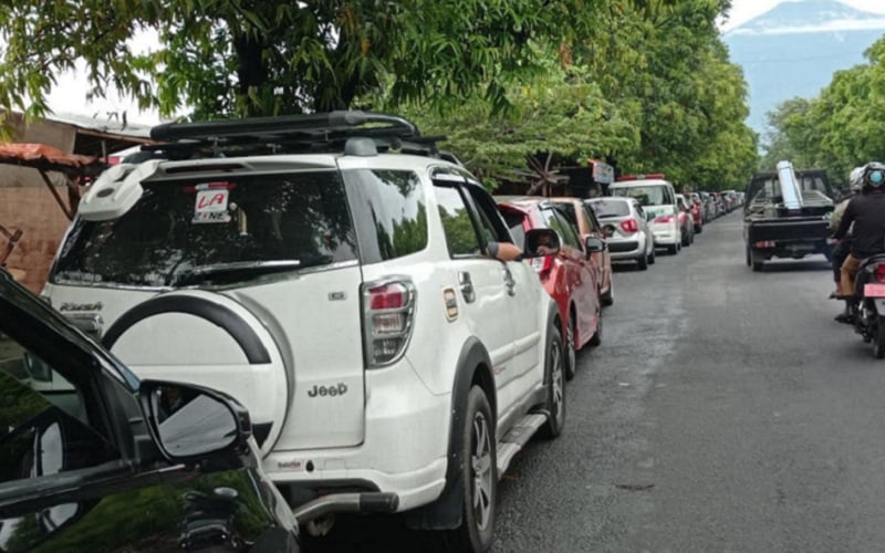  Antusiasme Tinggi, Vaksinasi Drive Thru di Kabupaten Cirebon Timbulkan Kemacetan