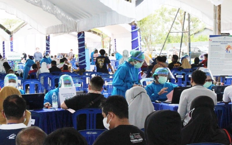 Suasana vaksinasi massal yang diselenggarakan Ciputra Group di kawasan perumahan Citraland Banjarmasin./Istimewa