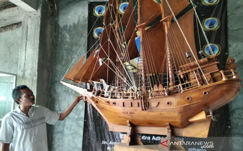 Bisnis Perajin Miniatur Kapal di Jepara Kembali Bergeliat
