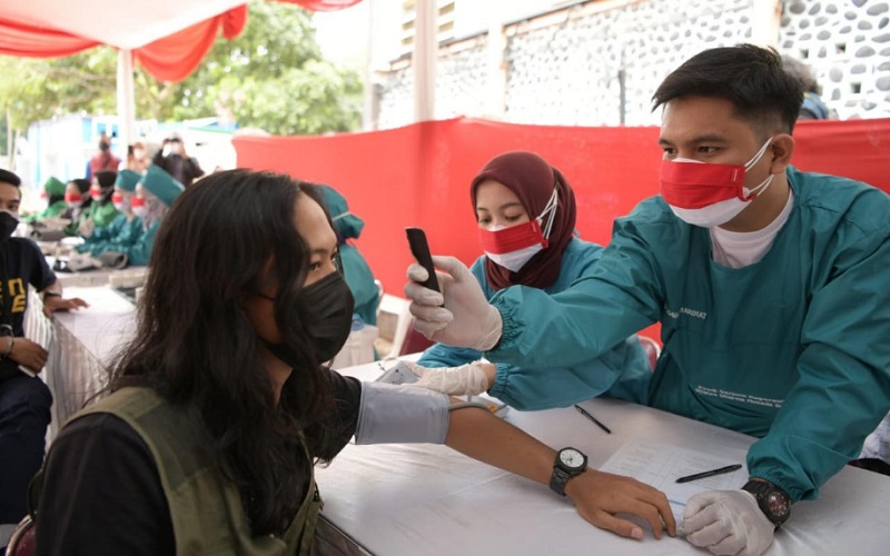  Didukung Berbagai Pihak, Jabar Terus Kejar Target Vaksinasi