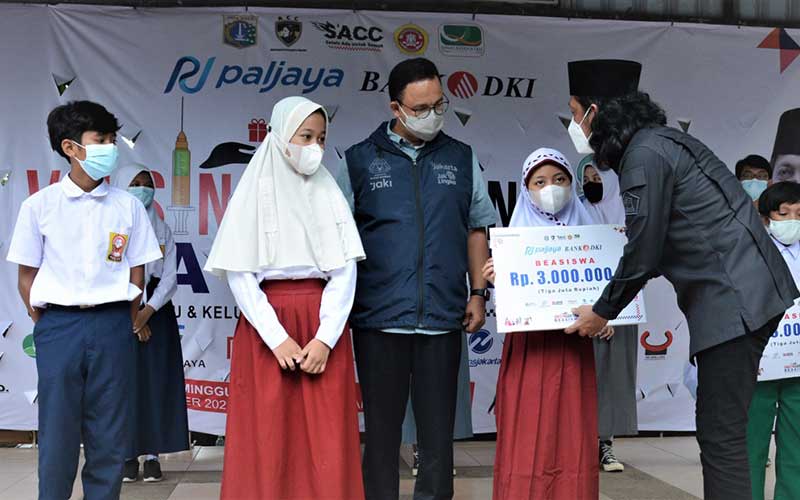  BANK DKI Bersama BUMD Provinsi DKI Jakarta Berikan Santuan dan Beasiswa Kepada Anak Yatim Piatu