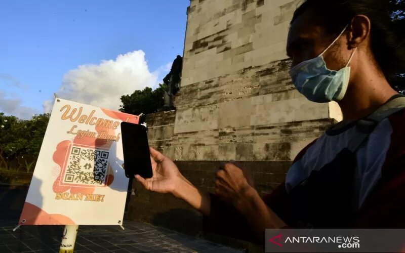  Pantai Legian Badung Terapkan QR Code bagi Wisatawan
