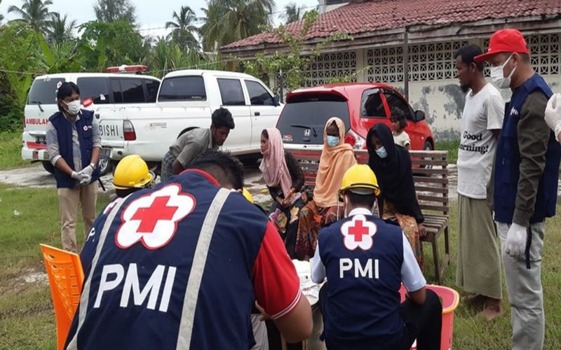 Palang Merah Indonesia (PMI) mulai mendata dan memberi layanan kesehatan bagi 94 orang pengungsi etnis Rohingya di Lancok, Kecamatan Syamtalira Bayu, Kabupaten Aceh Utara./Istimewa