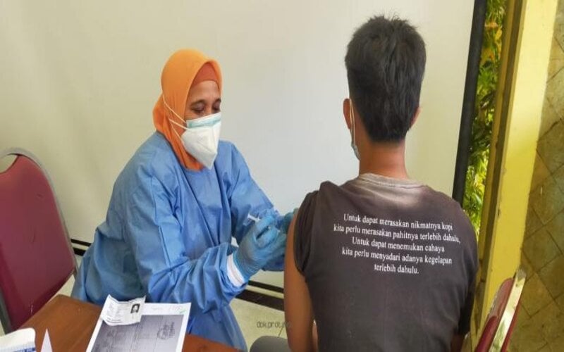  Vaksinasi Covid di Kabupaten Pasuruan Capai 15.000 Dosis Per Hari