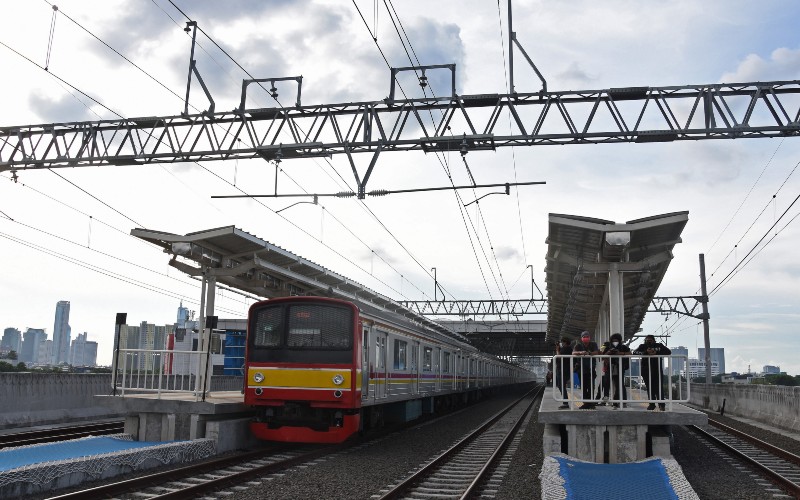  Jalur Layang KRL di Stasiun Manggarai Mulai Dioperasikan, Ini Penyesuaiannya