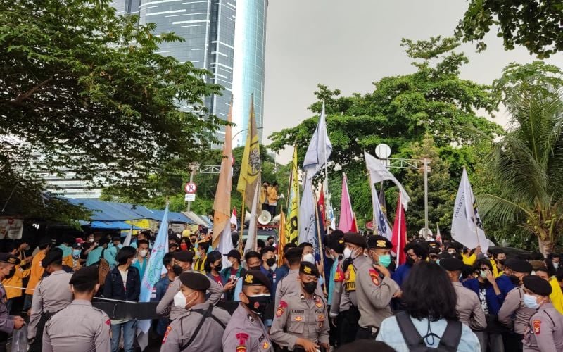  Mahasiswa Geruduk Gedung KPK, di Mana Firli Bahuri?