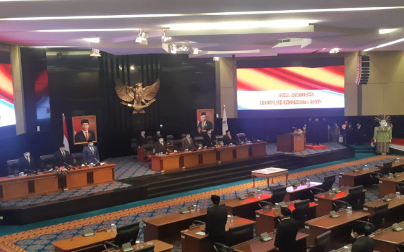 Rapat Paripurna DPRD DKI Jakarta dengan agenda Penyerahan LHP BPK RI atas LKPD Provinsi DKI Jakarta Tahun Anggaran 2020./Nyoman Ary Wahyudirnrnrnrn