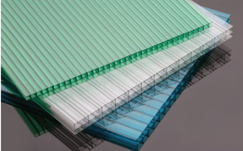 Twinlite. PT Impack Pratama Industri Tbk memiliki varian produk lembaran atap Polycarbonate, Vynil, uPVC, Serat (Fiber) dan  Fiber Reinforced Polyester (FRP). /Impack Pratama Industri