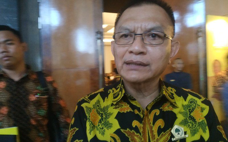 DPR RI Resmi Berhentikan Aziz Syamsuddin dan Lantik Lodewijk F. Paulus 