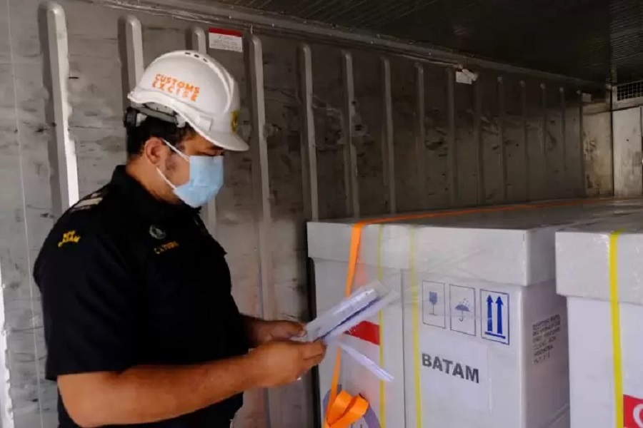  Bea Cukai Batam Percepat Layanan Importasi Hibah Vaksin Singapura