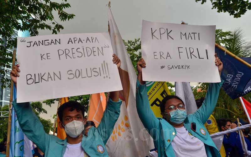  PEGAWAI KPK DIBERHENTIKAN : Kerja Basmi Korupsi Berlanjut