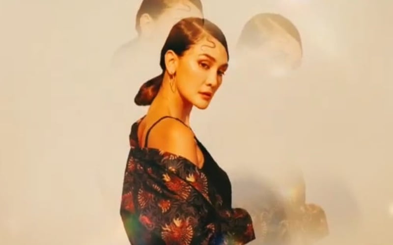  Luna Habit Milik Luna Maya Luncurkan Koleksi Terbarunya ‘Saujana Pesisir’