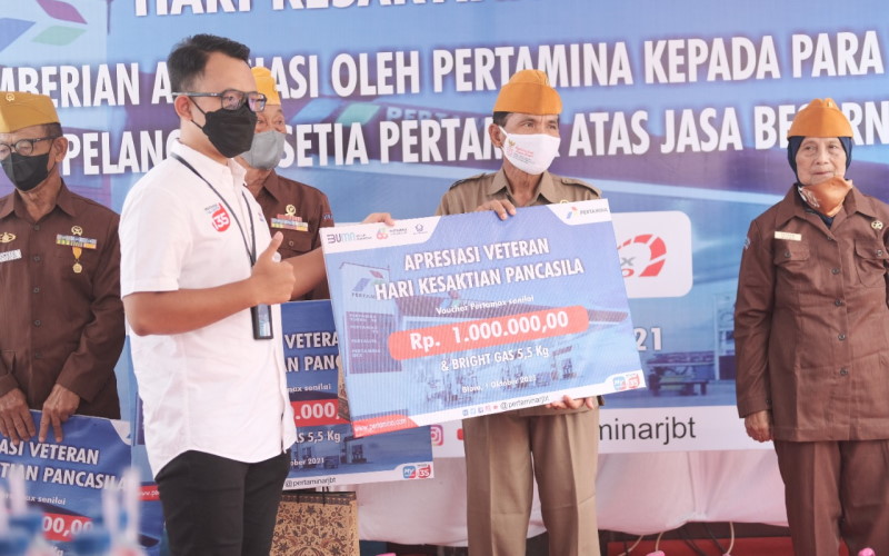  Peringati Hari Kesaktian Pancasila, Pertamina Berikan Apresiasi kepada Veteran di Blora