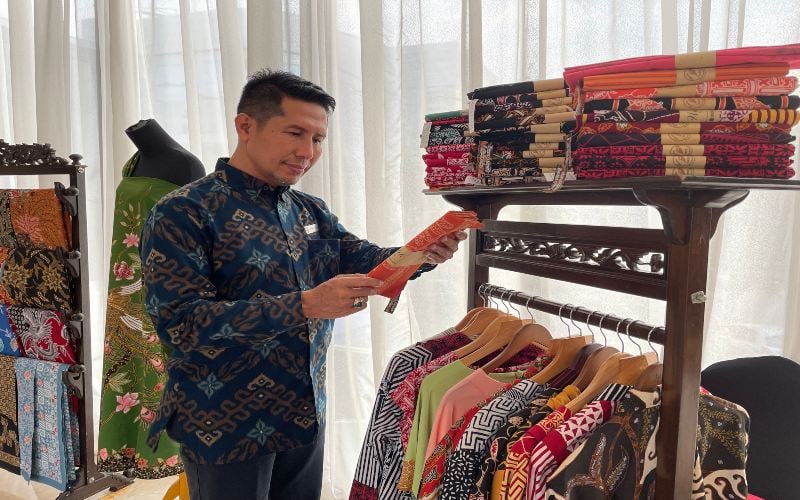  Hotel Grandhika Pemuda Semarang Buka Batik Corner