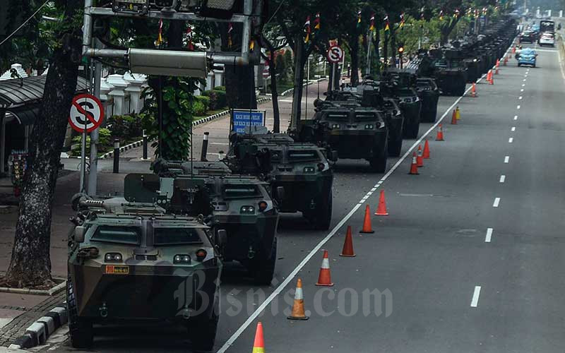  Jelang HUT TNI, Kendaraan Taktis TNI Hiasi Jalanan Ibu Kota