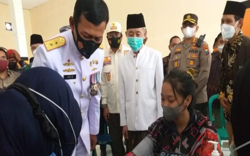  Koarmada II Gelontorkan 8.000 Dosis untuk Vaksinasi di Kab. Pasuruan