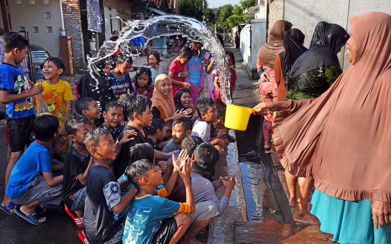  Tradisi Mandi Tolak Bala Rebo Wekasan di Banten