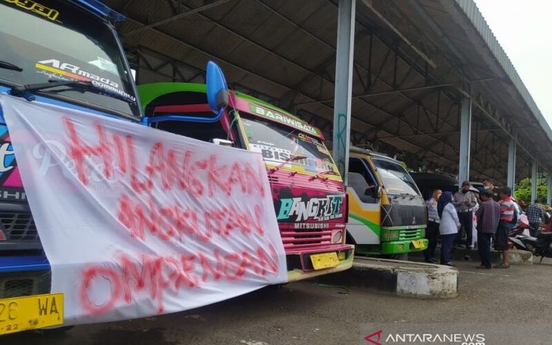Angkutan Umum di Cianjur Mendesak Aparat Tindak Travel Ilegal