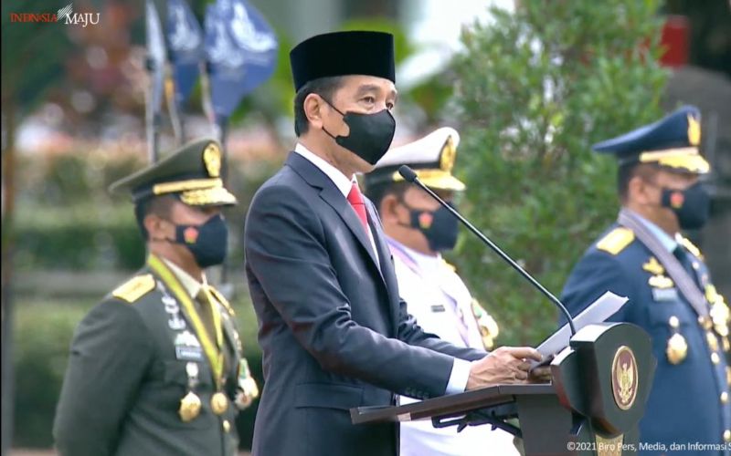  Jokowi Pimpin Upacara Penetapan Komponen Cadangan TNI 2021