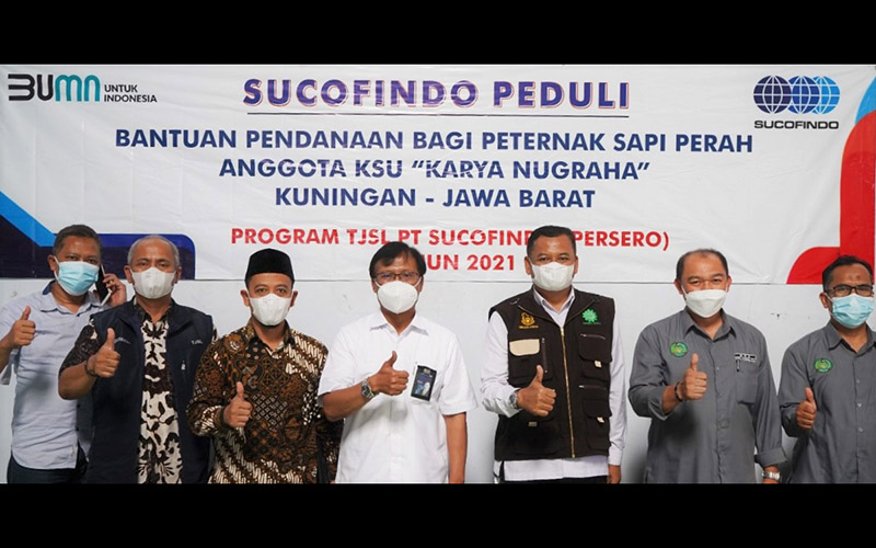  Sucofindo Salurkan Dana Rp1,26 miliar untuk Peternak Sapi Perah