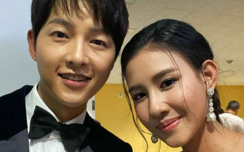  Sukses Buat Iri, Shenina Cinnamon Bagikan Selfie Bareng Song Joong Ki di BIFF