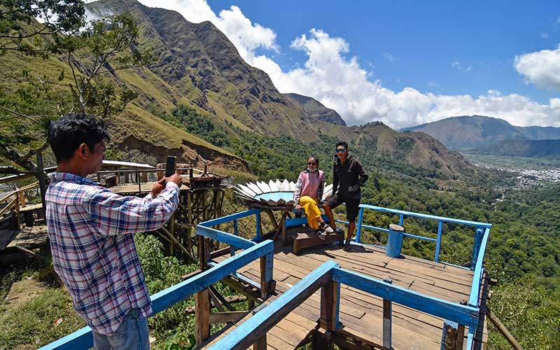  Taman Wisata Pusuk Sembalun Menjadi Destinasi Wisata Favorit di NTB