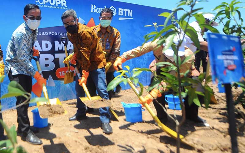  Sambut Hari Habitat, BTN Tanam Pohon Disekitar Perumahan Yang Dibiayai Bank BTN