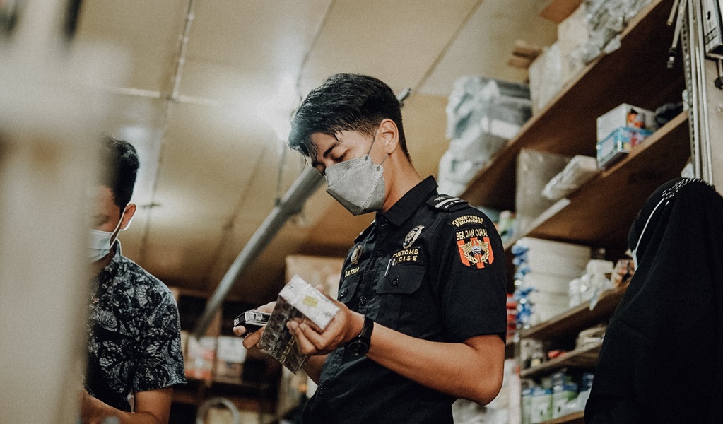  Kegiatan Operasi Pasar Jadi Salah Satu Andalan Bea Cukai Berantas Peredaran Rokok Ilegal
