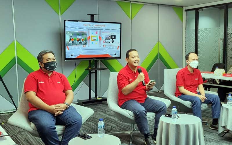  Bangkitkan Semangat Masyarakat, IndiHome Serahkan Bantuan Senilai Rp420 Juta