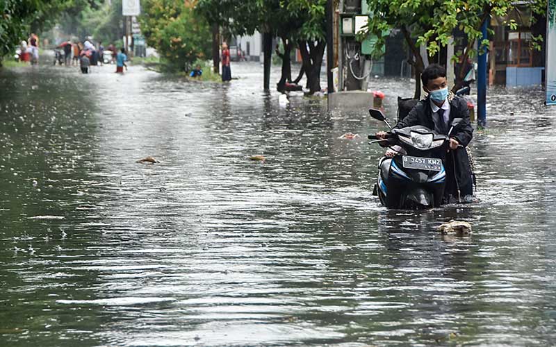  Hujan Seharian, Sejumlah Wilayah di Bekasi Tergenang Banjir