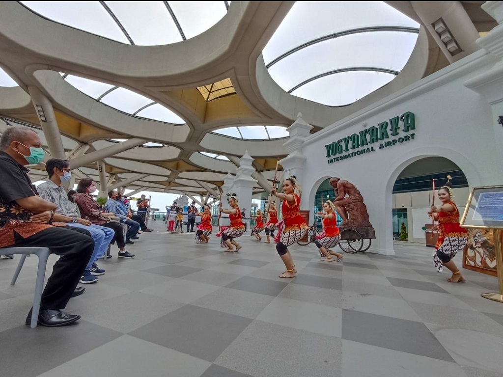 Dukung Pengembangan Kesenian DIY, Bandara Internasional Yogyakarta Gelar Pameran Wayang dan Pentas Seni