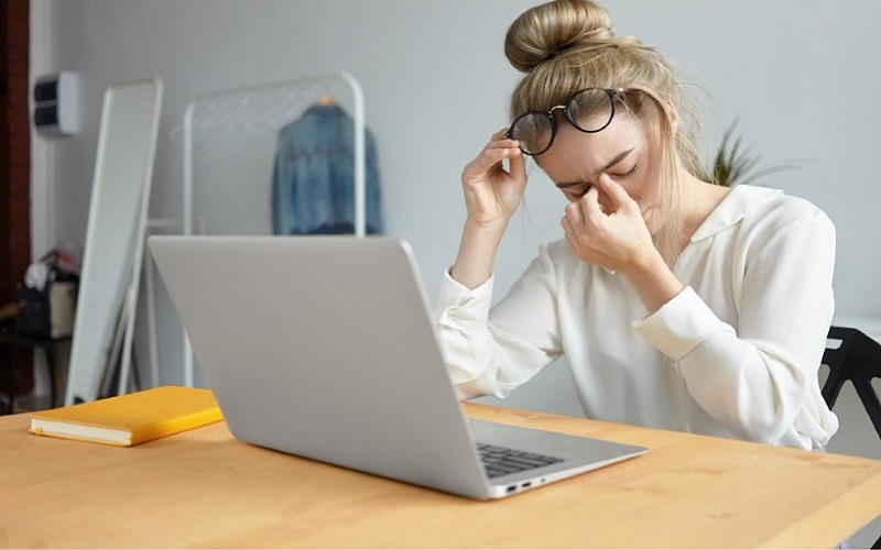 Ilustrasi, burnout karena banyak jadwal  zoom meeting akibat work from home (WFH)/Freepik