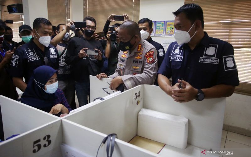  Polres Metro Jakarta Pusat Buru WNA \'Diduga\' Bos Pinjol Ilegal